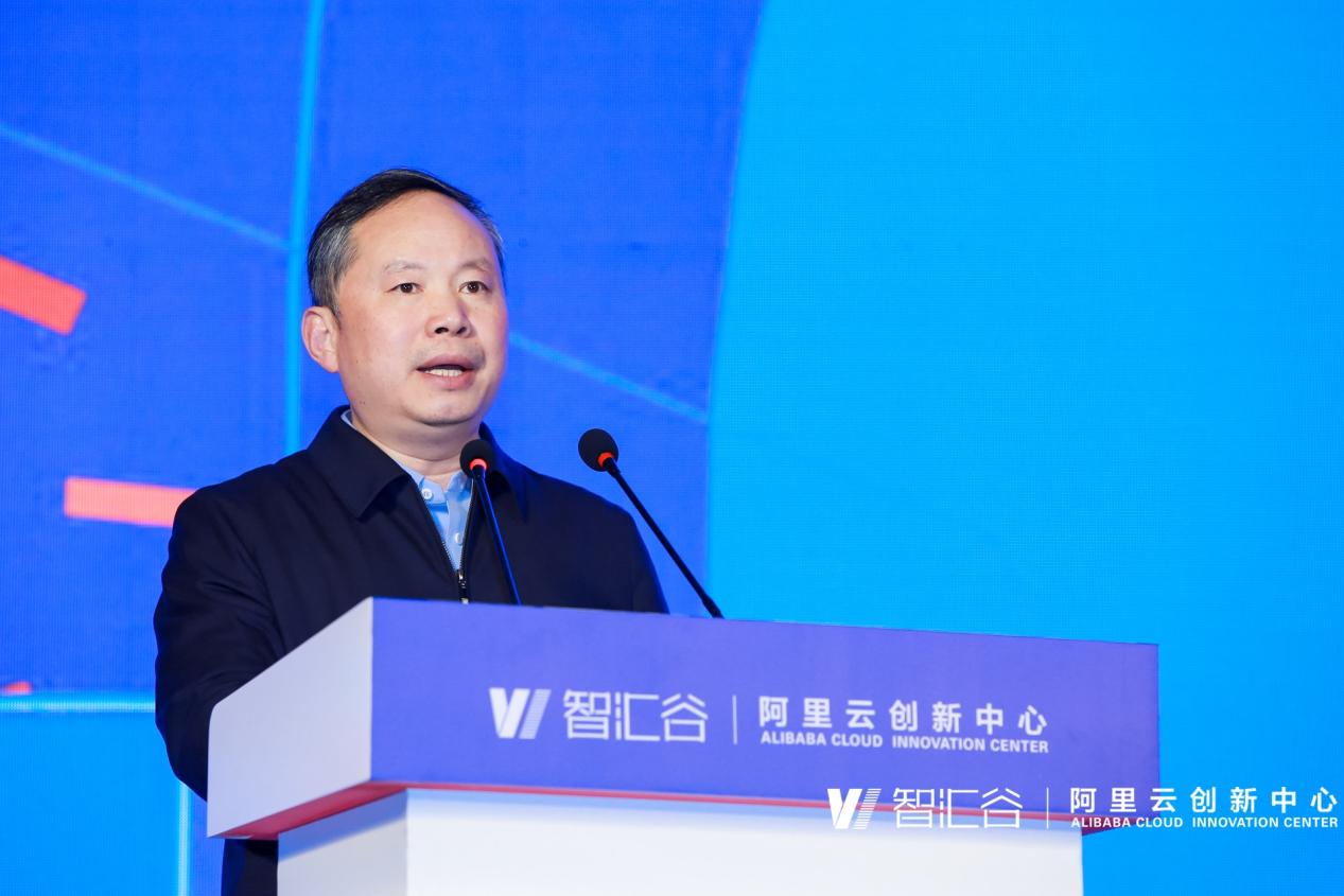 创新创业大赛是碰撞思想的舞台